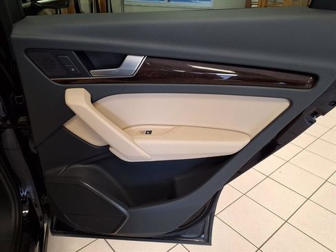 Used 2018 Audi Q5 2.0T Premium Plus w/ Premium Plus Package image 13