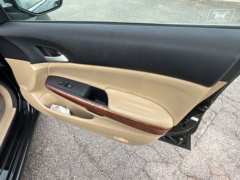 Used 2012 Honda Accord EX-L image 19