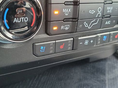 Used 2020 Ford F250 Platinum w/ FX4 Off-Road Package image 11