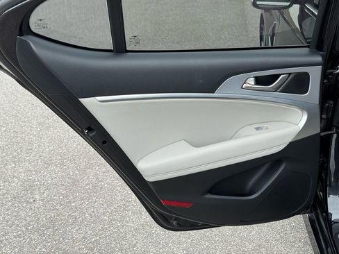 Used 2021 Genesis G70 3.3T image 21