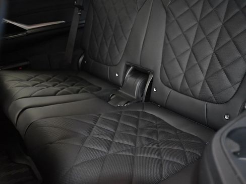 New 2026 BMW X7 xDrive40i w/ M Sport Package image 17