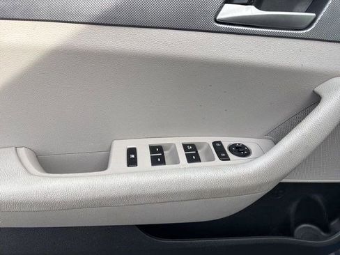 Used 2019 Hyundai Sonata SE image 13