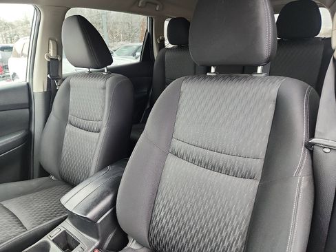 Used 2018 Nissan Rogue SV w/ Premium Package image 22