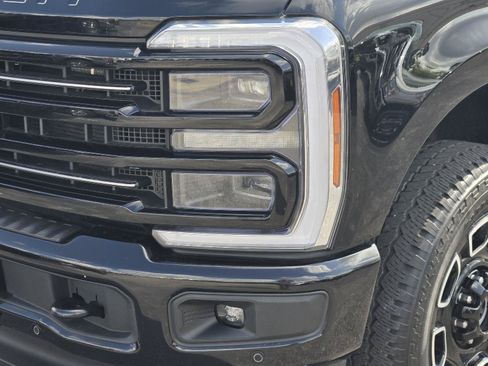 Used 2025 Ford F250 Platinum AWD/4WD image 10