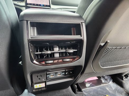 New 2025 Jeep Grand Cherokee Limited image 27