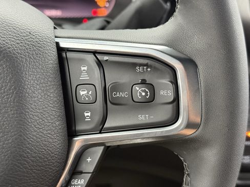 Used 2026 RAM 2500 Laramie AWD/4WD image 17