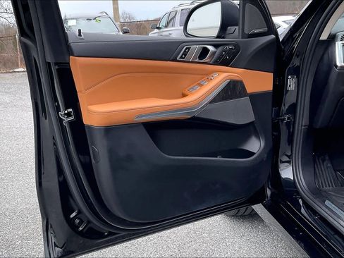 Used 2025 BMW X7 xDrive40i w/ Premium Package image 25