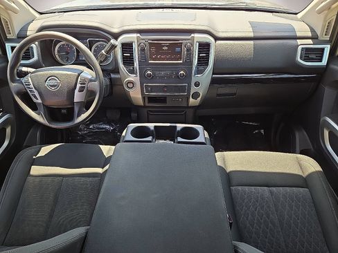 Used 2019 Nissan Titan SV RWD image 16