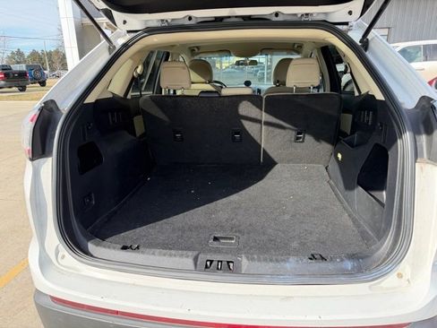 Used 2016 Ford Edge SE image 13