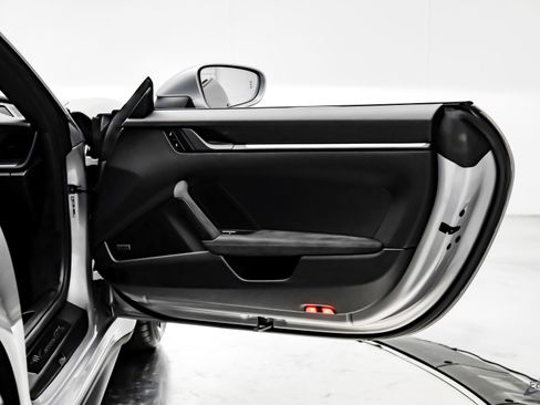 Used 2024 Porsche 911 Carrera GTS image 88