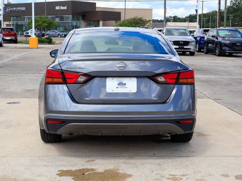 Used 2025 Nissan Altima 2.5 SV FWD image 18