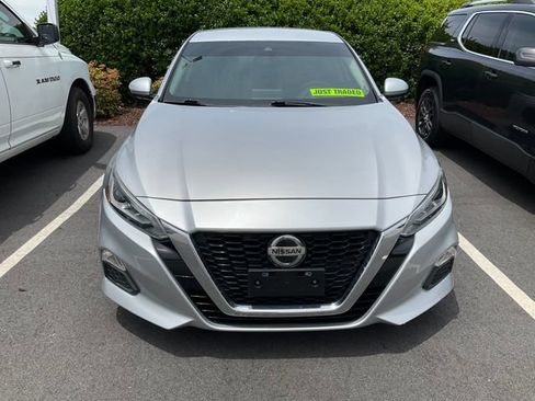 Used 2021 Nissan Altima 2.5 SV FWD image 2