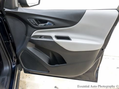 Used 2021 Chevrolet Equinox LS AWD/4WD image 29