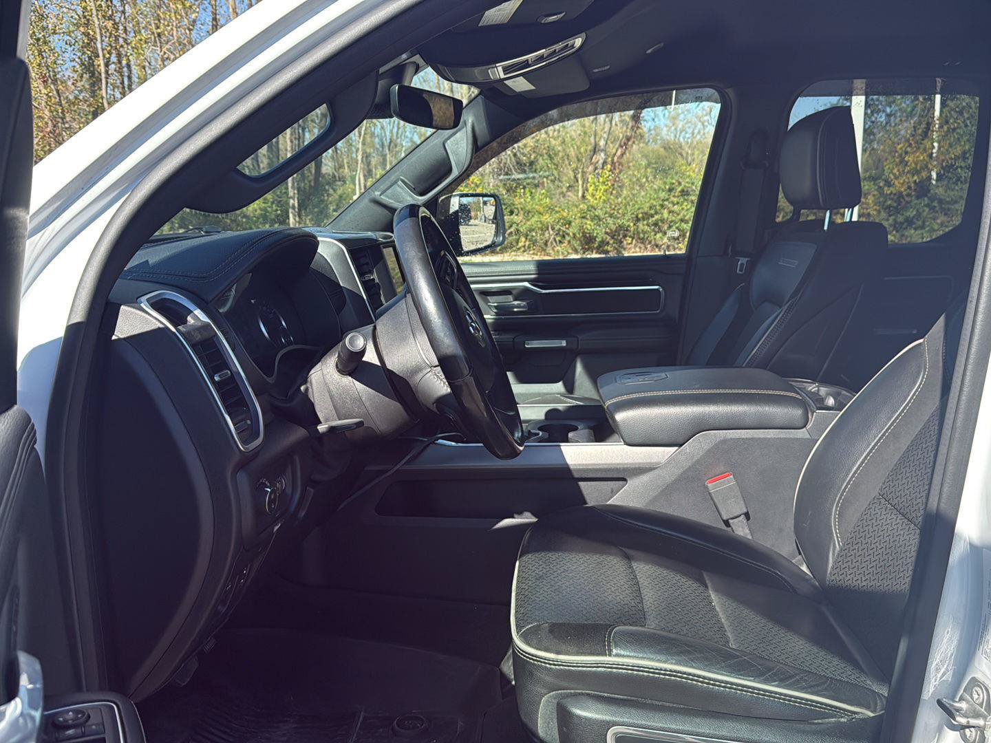 Used 2021 RAM 1500 Laramie w/ Sport Appearance Package AWD/4WD image 15
