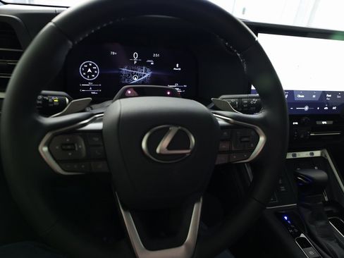 Used 2025 Lexus GX 550 w/ Accessory Package (Z1) image 23