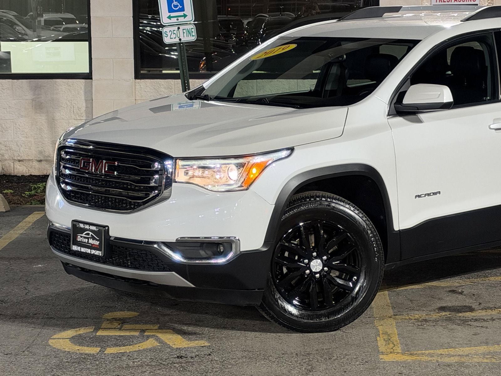 Used 2019 GMC Acadia SLT FWD image 3