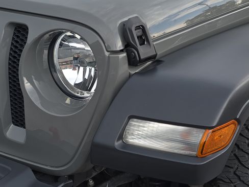 Used 2020 Jeep Wrangler Sport AWD/4WD image 32