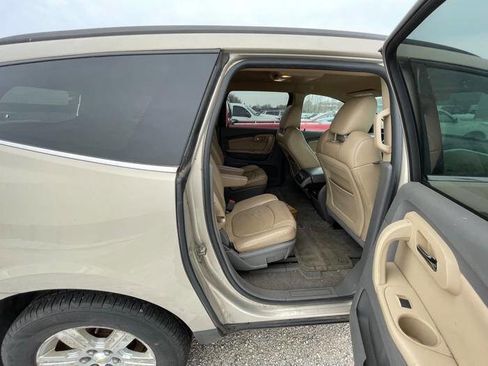 Used 2010 Chevrolet Traverse LT w/ Personal Connectivity Package image 24