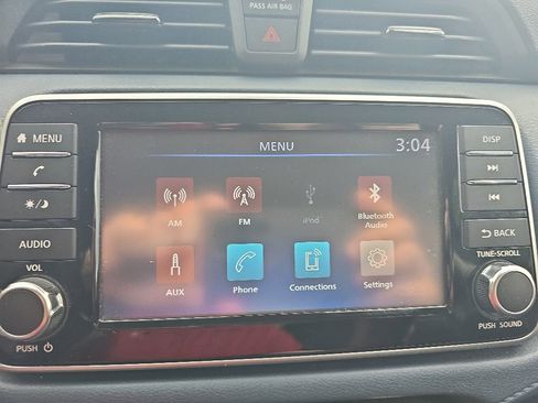 Used 2025 Nissan Versa SV FWD image 18
