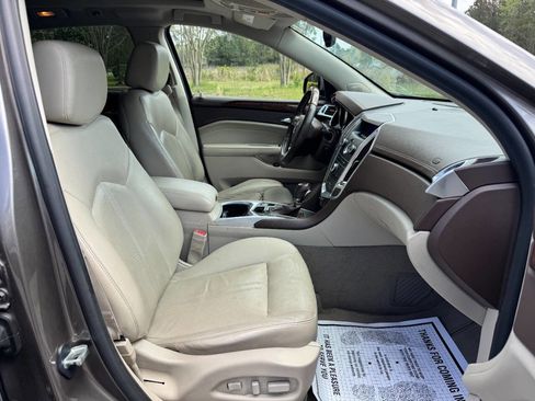 Used 2011 Cadillac SRX Luxury image 17