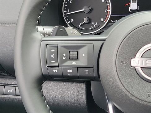 New 2025 Nissan Pathfinder SV image 6