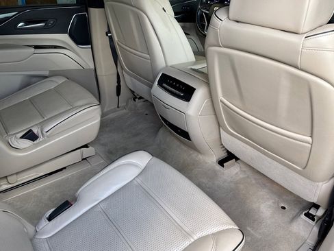 Certified 2024 Cadillac Escalade Premium Luxury image 16