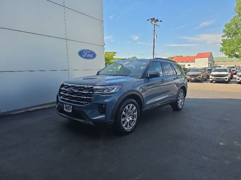New 2026 Ford Explorer Active w/ Active Comfort Package AWD/4WD image 2