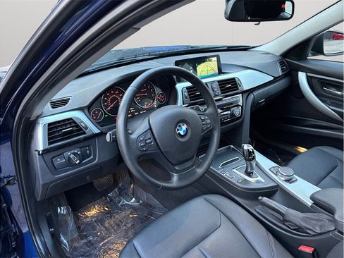 Used 2017 BMW 320i xDrive Sedan image 6