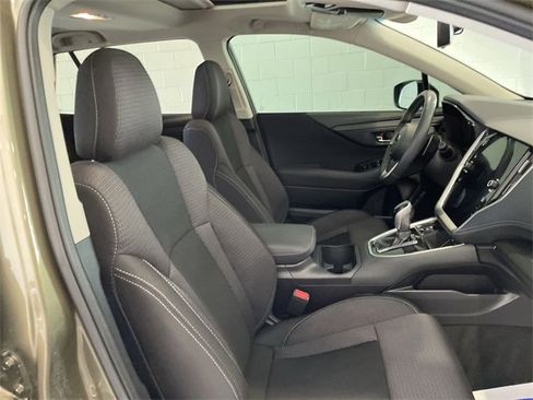 Used 2022 Subaru Outback Premium image 19