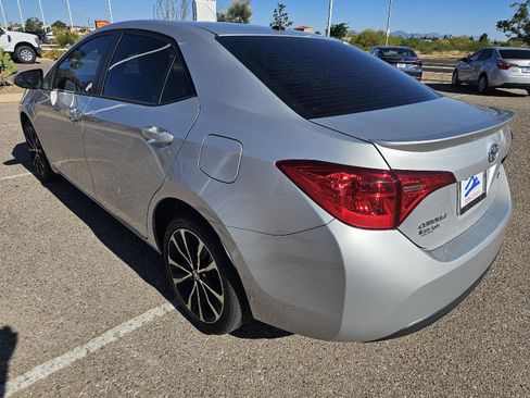 Used 2017 Toyota Corolla SE w/ SE Premium Package FWD image 3