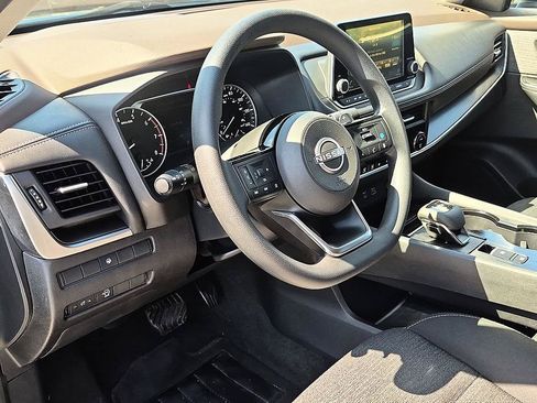 Used 2023 Nissan Rogue SV FWD image 16