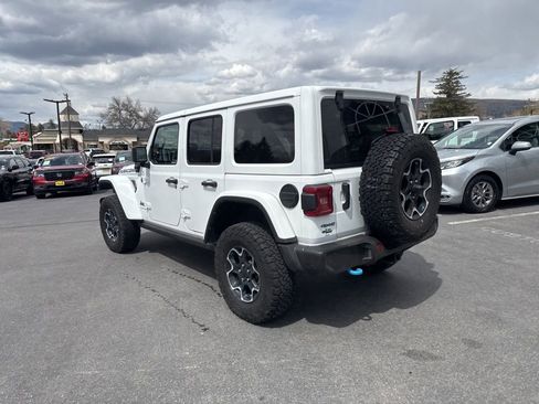 Used 2023 Jeep Wrangler Unlimited Rubicon 4xe w/ Cold Weather Group AWD/4WD image 7