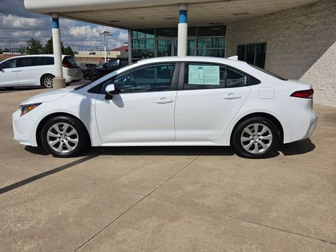 Used 2026 Toyota Corolla LE FWD image 2