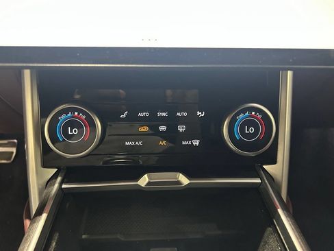 Used 2023 Land Rover Range Rover Autobiography AWD/4WD image 27