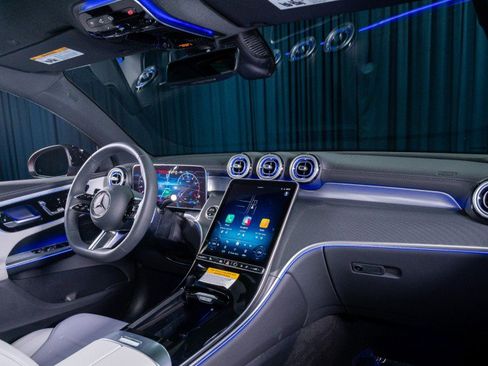 New 2025 Mercedes-Benz GLC 300 4MATIC image 4