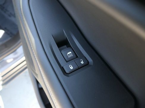 Used 2025 Jeep Grand Cherokee Laredo RWD image 25