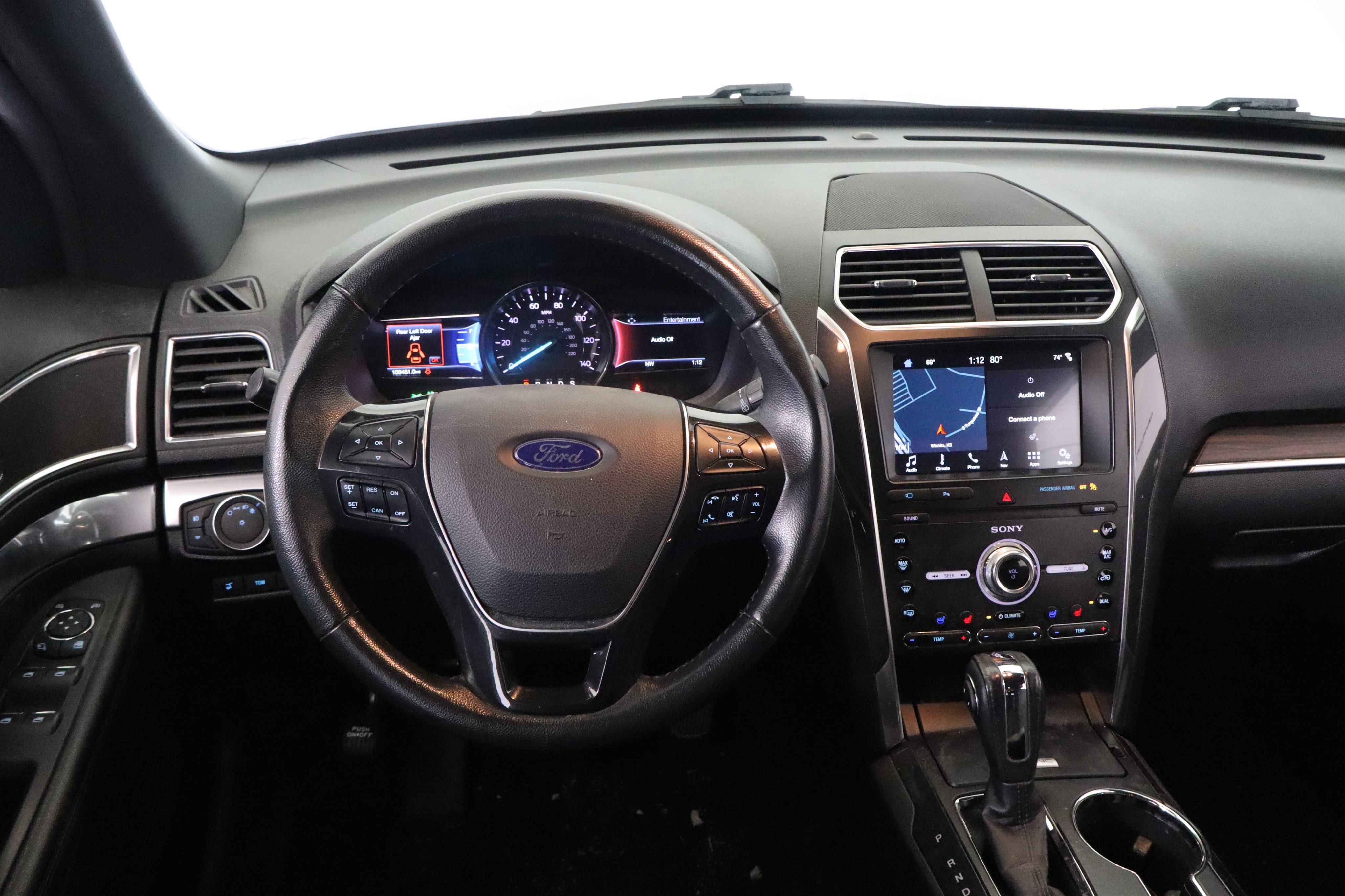 Used 2019 Ford Explorer Limited w/ Class III Trailer Tow Package AWD/4WD image 17