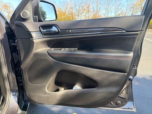 Used 2019 Jeep Grand Cherokee Trailhawk w/ Trailhawk Luxury Group image 27