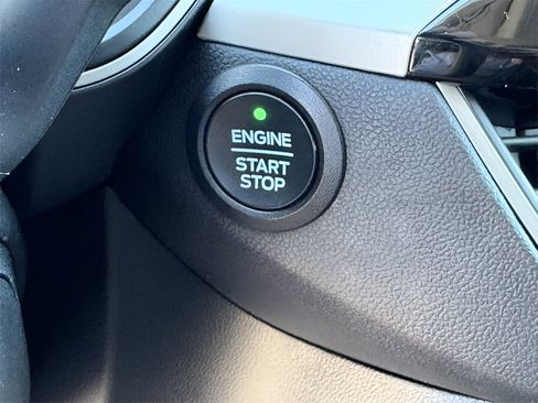 Used 2022 Ford Escape SE w/ Cold Weather Package image 16