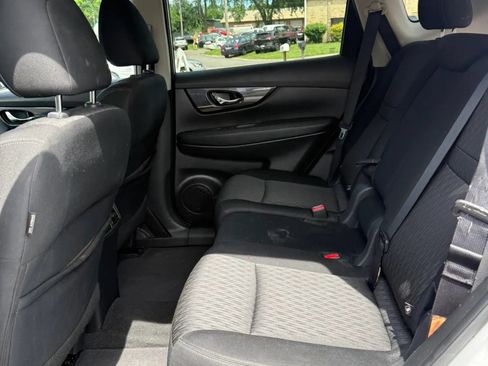 Used 2018 Nissan Rogue SV AWD/4WD image 11