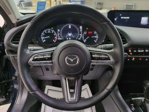 Used 2019 MAZDA MAZDA3 Sedan w/ Preferred Package image 4