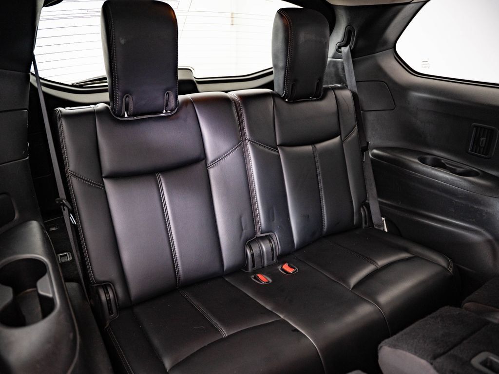 Used 2018 Nissan Pathfinder SL FWD image 44