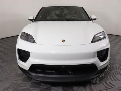 Used 2025 Porsche Macan 4S Electric image 7
