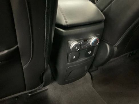 Used 2022 Ford Explorer Platinum w/ Equipment Group 601A AWD/4WD image 18