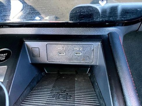 Certified 2025 Nissan Kicks SR image 15