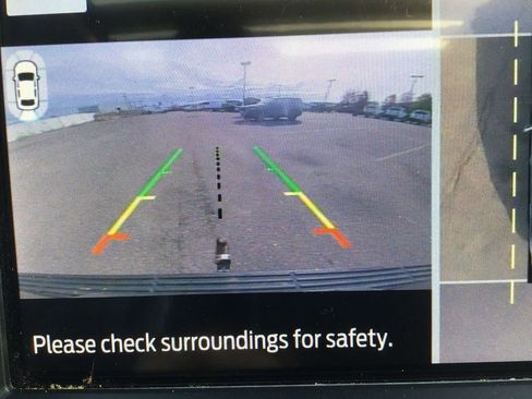 Used 2021 Ford Expedition Limited image 16