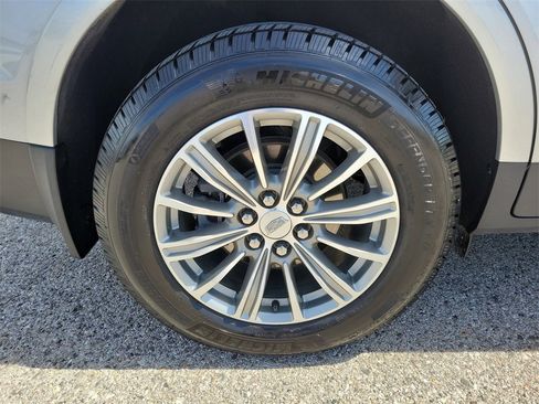 Used 2017 Cadillac XT5 Luxury image 5