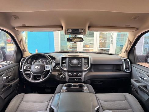 Used 2019 RAM 1500 Big Horn RWD image 32