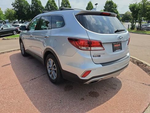 Used 2018 Hyundai Santa Fe SE AWD/4WD image 3