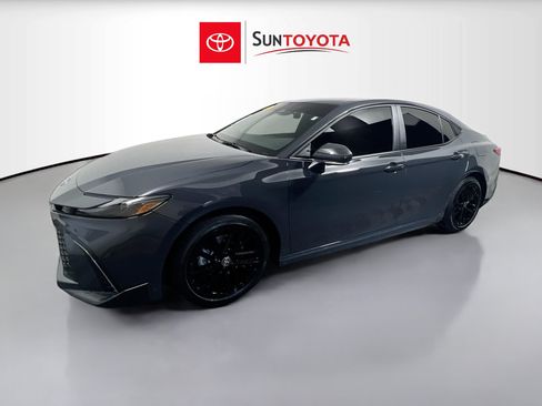Used 2026 Toyota Camry SE FWD image 9